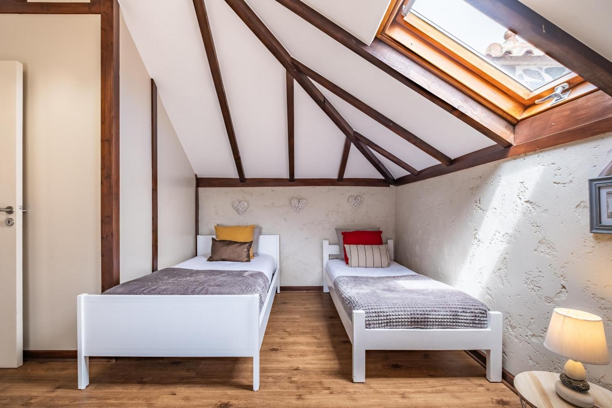 Sao Jorge Cottage - By Wehost Santana  Exterior photo